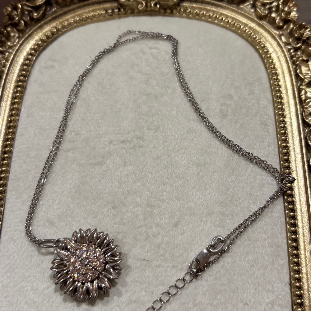 Sterling Silver  sunflower locket necklace with a hidden message engraved - Picture 7 of 10